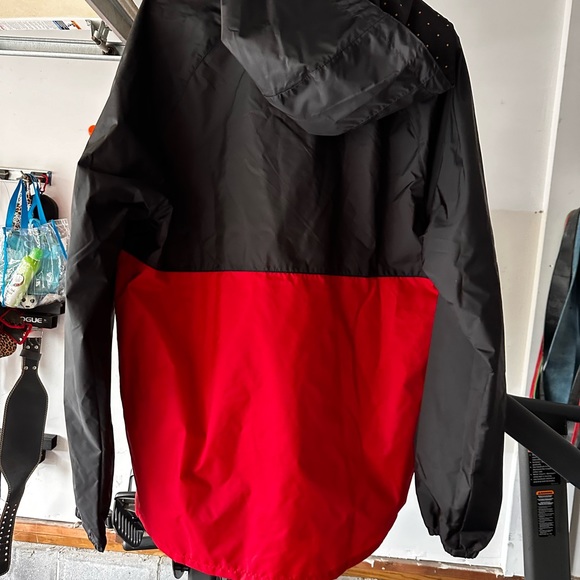 Vans windbreaker. Size L in men. Very good condition new without tags - Picture 2 of 8